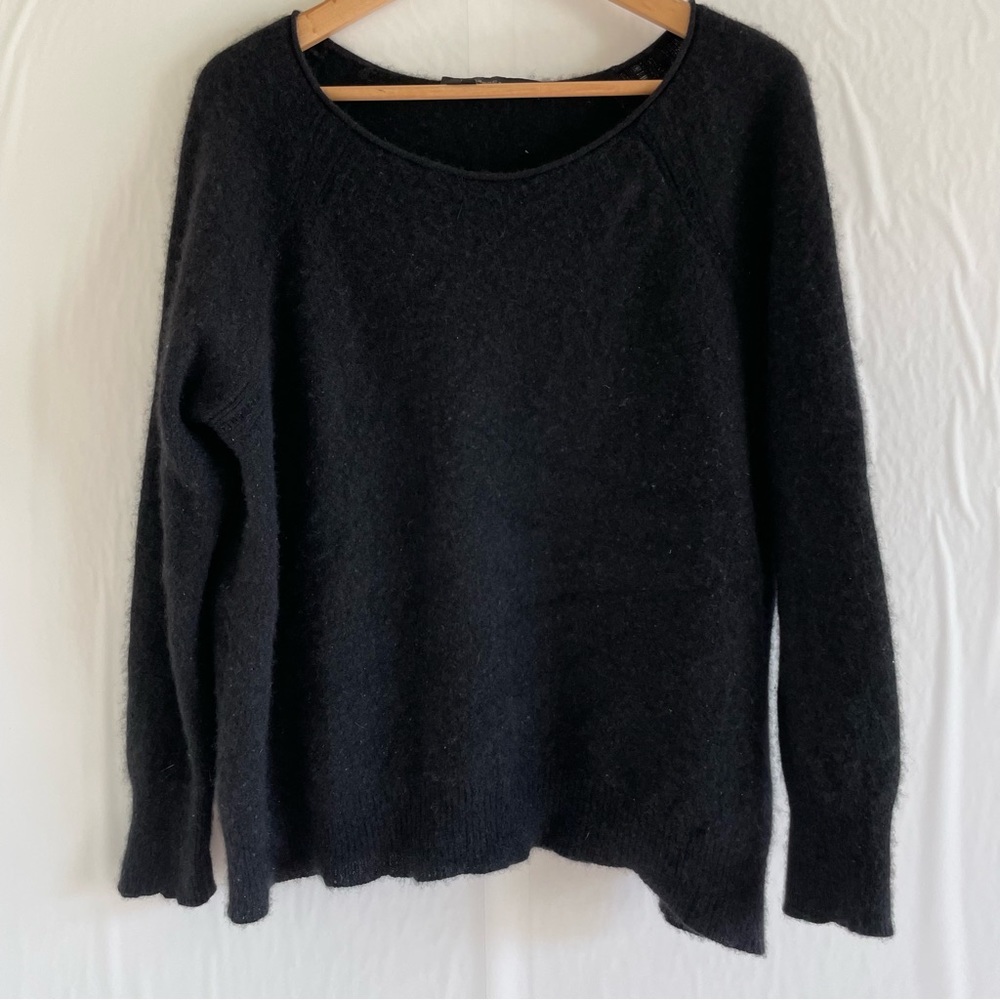 360 Cashmere Black Sweater Size L